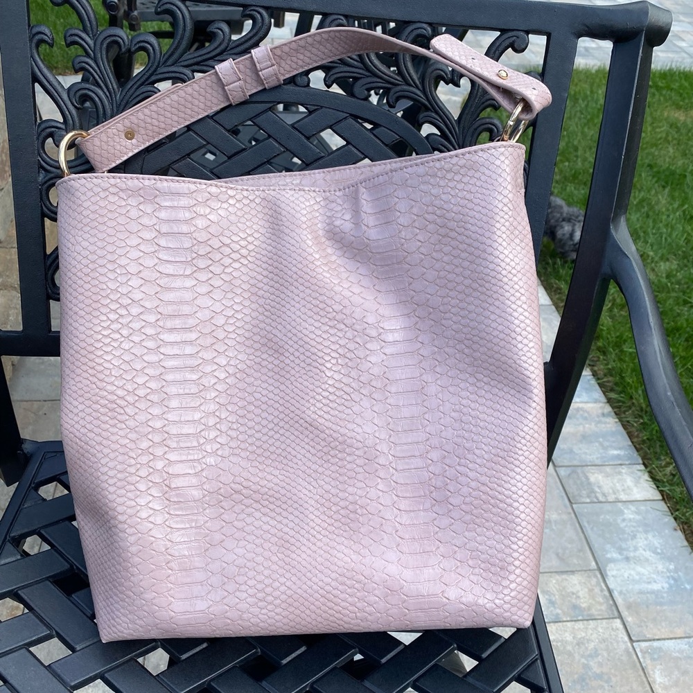 Lulu Dharma pink Alligator print Shoulder bag